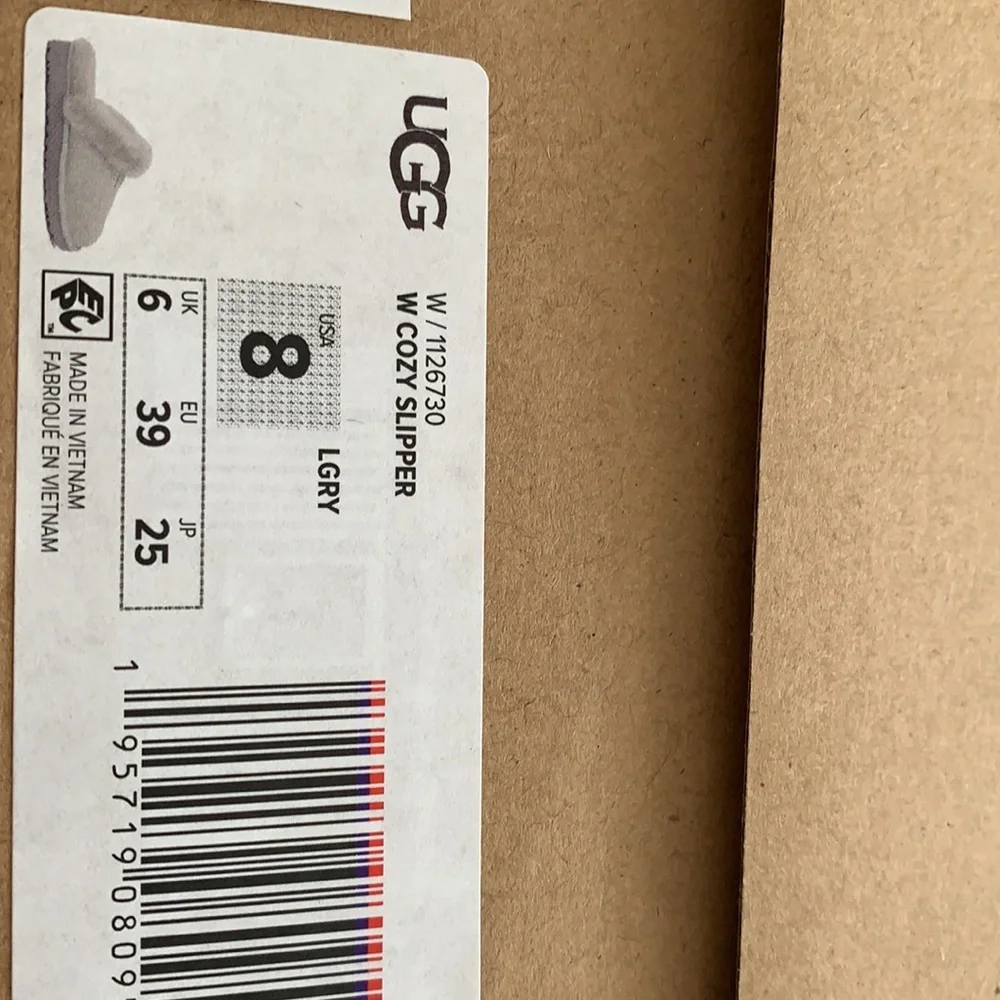 New ugg light grey genuine shearling slipper - Picture 12 of 14